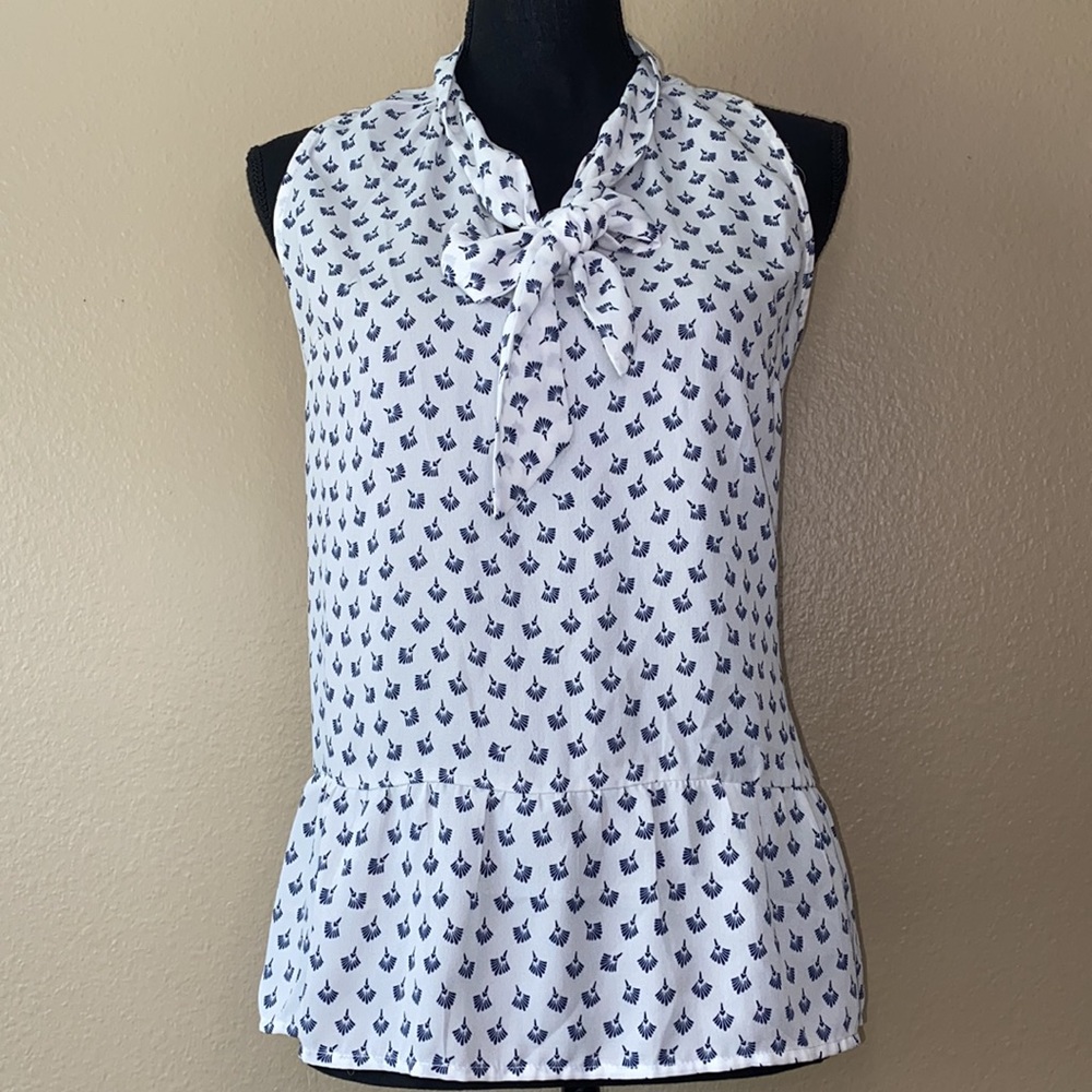 d.n.a. Couture Blue & White Front Bow Floral Sheer Sleeveless